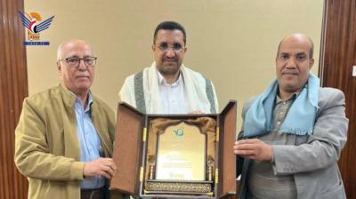 ����� ��� - 
 -  
                     .

      