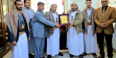 ����� ��� - 
 

              ݡ             .

       